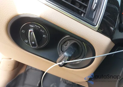 2018 Porsche Macan из США, поврежденный, VIN WP1AA2A51JLB13607